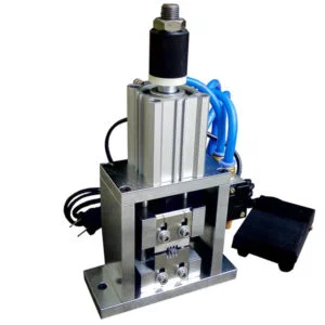  Leikkaa alumiinifolio