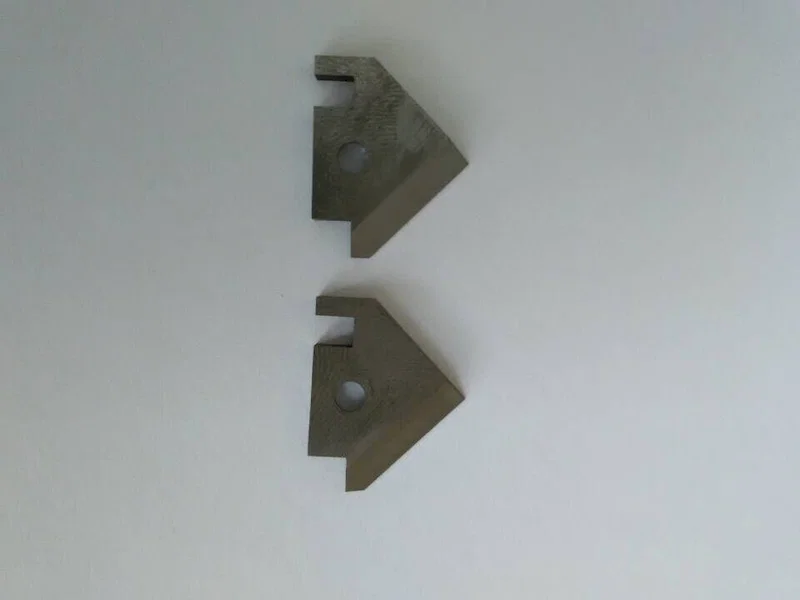 Koaksiaalilangan poistokone pyöriville lapoille