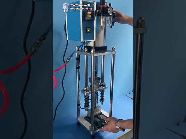 Mini Desktop Vertical Injection Molding Machine Usb Charging Head Power Switch Plug Plastic Molding