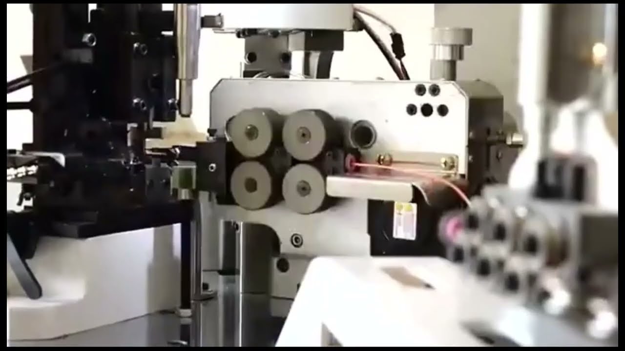 Fully Automatic Four Wire Five Sides Crimping Machine Four Cables Combined Crimping Machine