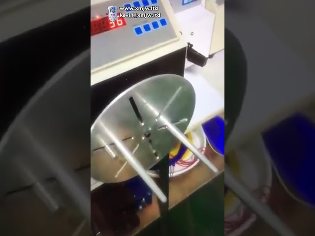 Joustava puoliautomaattinen käämikone langan kiertoon ja kuulokkeiden johdon kelaamiseen